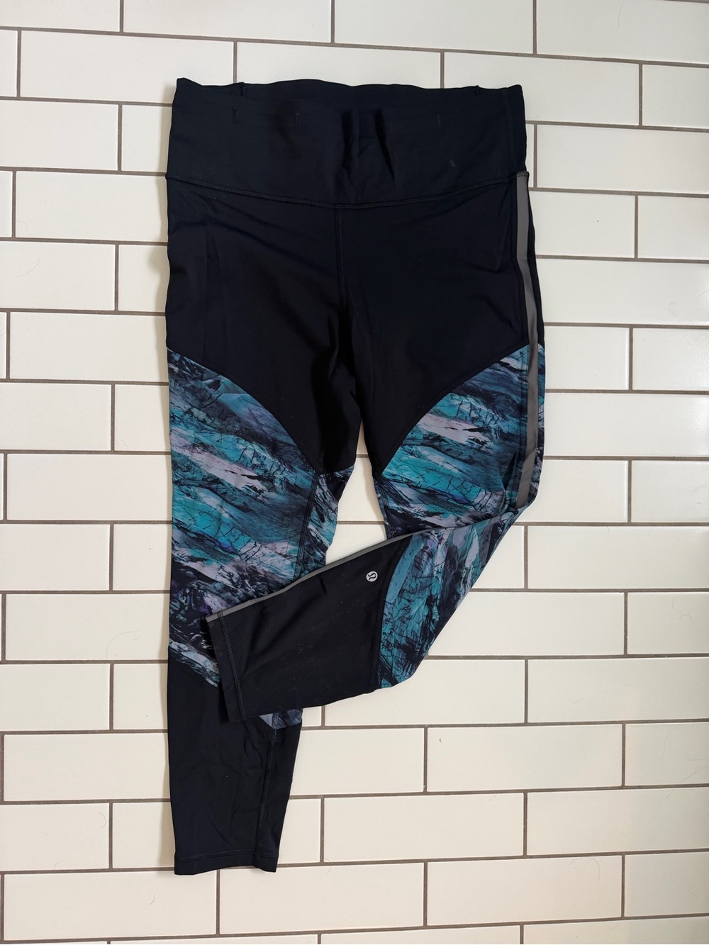 Lululemon Athletica Black Yoga Pants with Teal Marble Panels